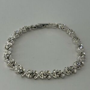 Vtg Avon Floral link Tennis Bracelet Silvertone